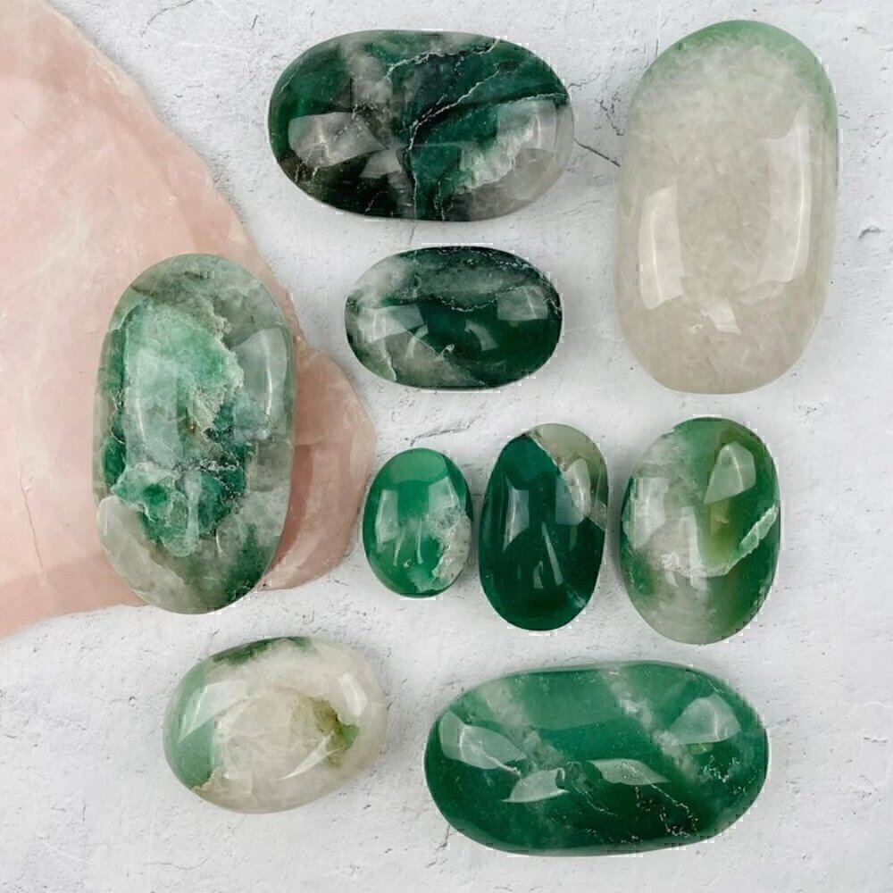 💝2/$20💝 NIP - Green & White Garden Quartz Heart Shape Stone Pendant Necklace - Picture 9 of 9